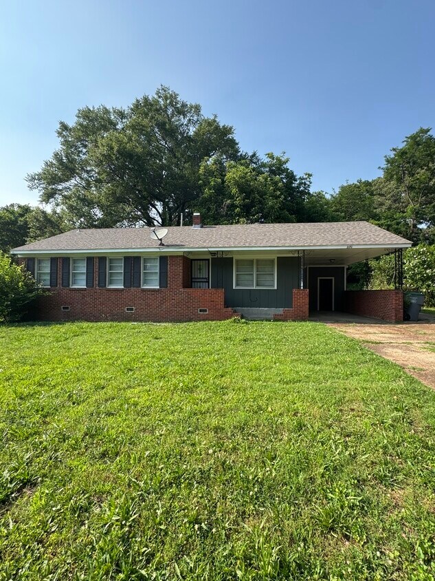 Building Photo - 2170 St Elmo Ave