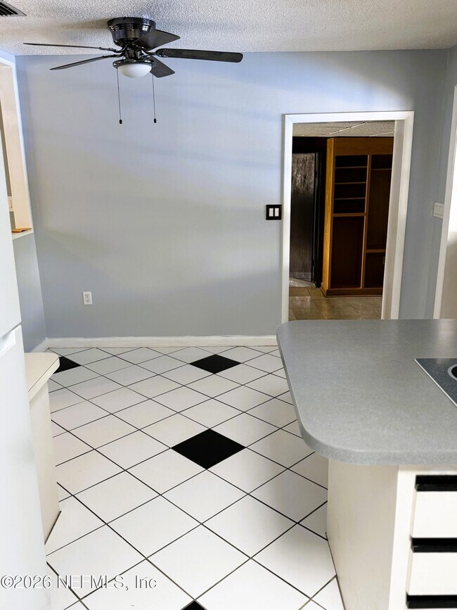 Foto del edificio - 5410 Manfields Pl