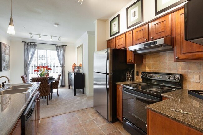 Foto del edificio - 7600 Rialto Blvd