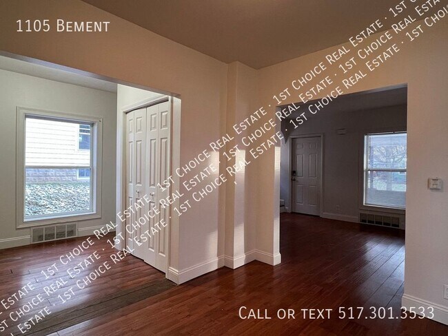 Building Photo - 1105 Bement-