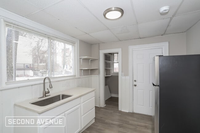 Building Photo - 922 Wells St