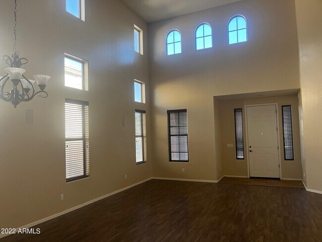 Foto del edificio - 11360 East Starkey Avenue