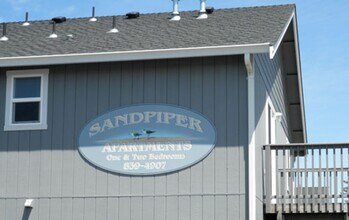 Building Photo - 1688 Sandpiper Ln