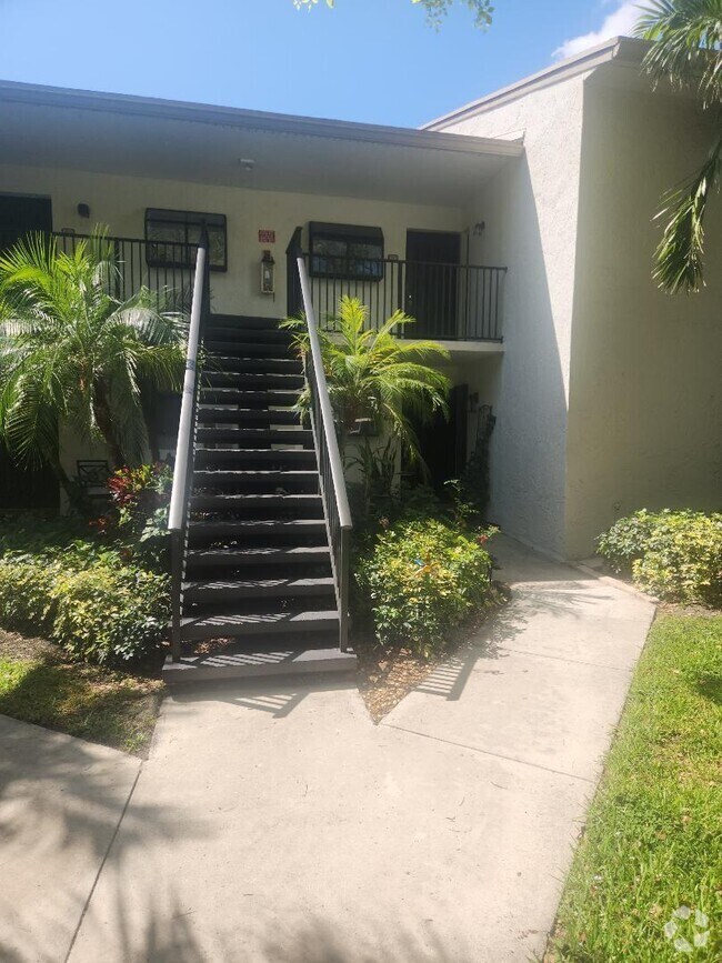 Building Photo - 1242 S Military Trail