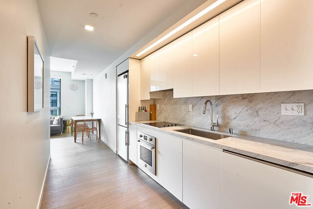 Foto del edificio - 1050 S Grand Ave
