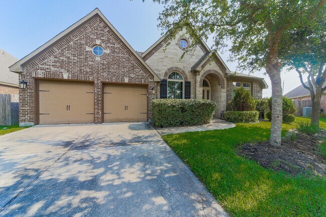 Foto del edificio - 13803 Royal Ridge Dr