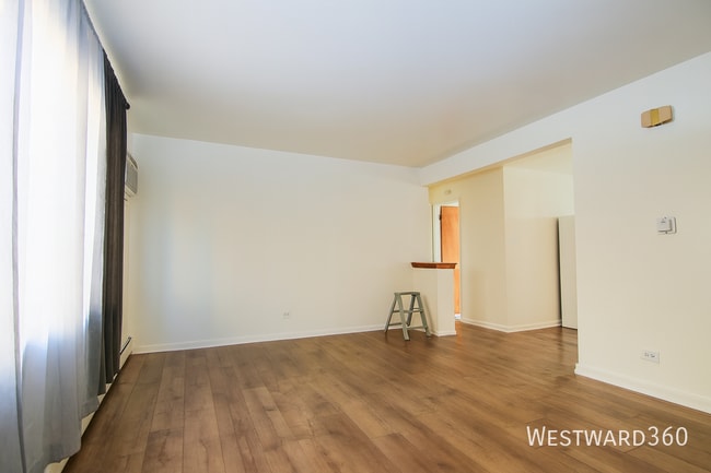 Building Photo - 8745 S Cottage Grove Ave