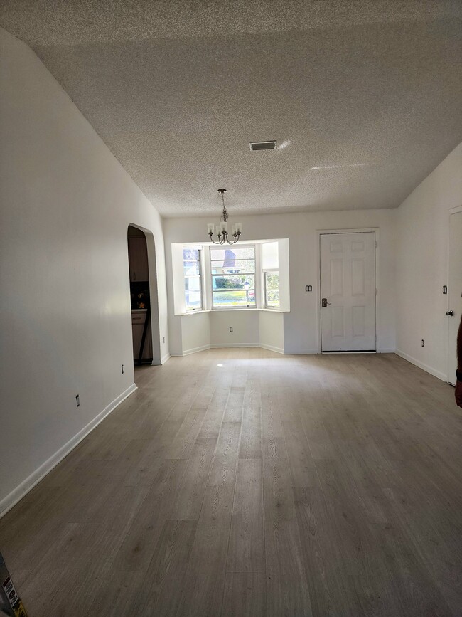 Building Photo - 8437 SW 90th St