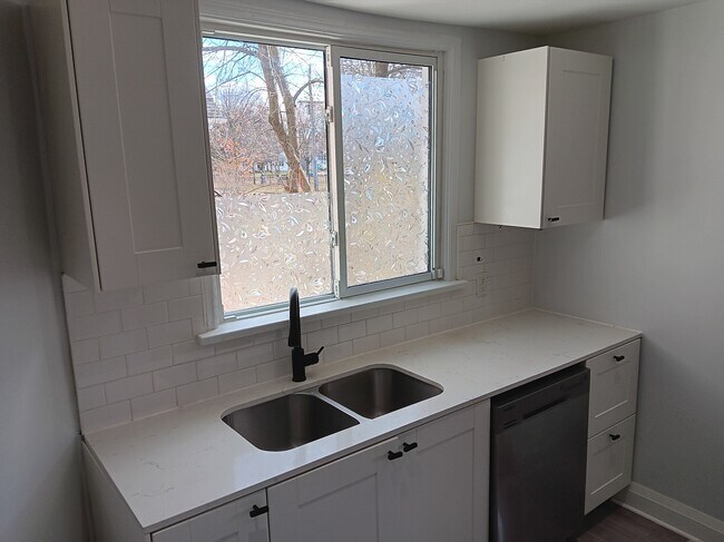 Kitchen window - 44 Alfred St