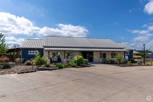 Foto del edificio - Redbud Ranch Cabin & RV Resort