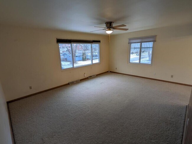 Foto del edificio - 1 James Pl