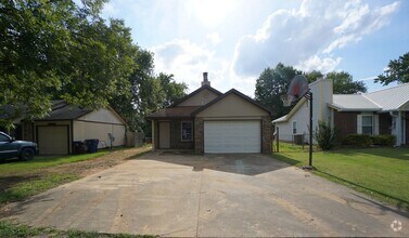 Building Photo - 4200 S 16th St
