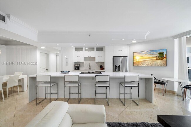 Foto del edificio - 4775 Collins Ave