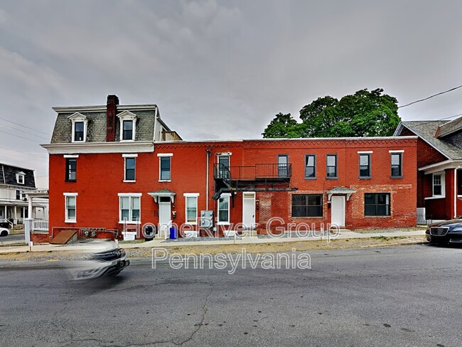 Building Photo - 1802 Chestnut St
