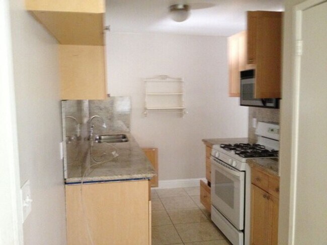 Foto del edificio - 9328 Lujan Dr