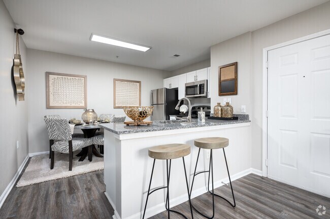 1 habitación, 1 baño - 685 pies cuadrados - Comedor - Battleground North