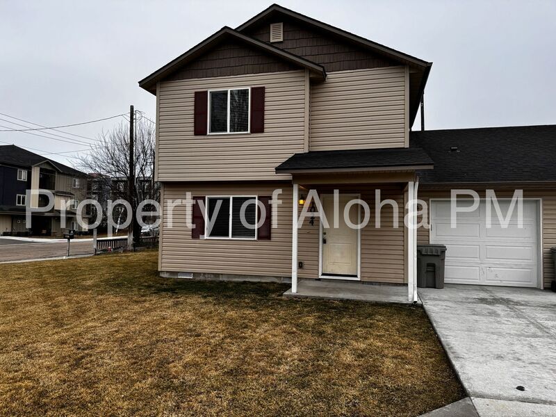 Primary Photo - 1024 S Elder St