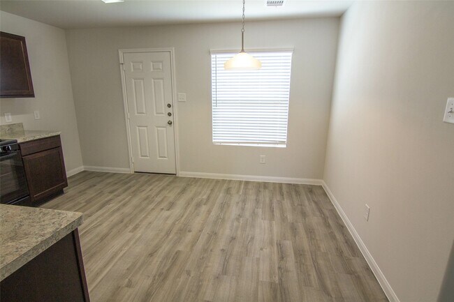 Foto del edificio - 18511 Queesborough Creek Rd