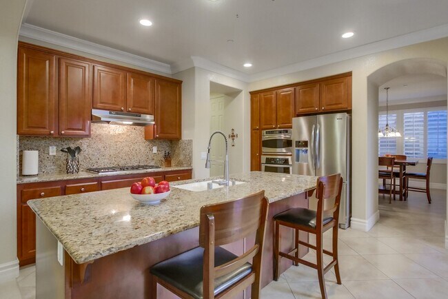 Building Photo - 452 Taylor Dr