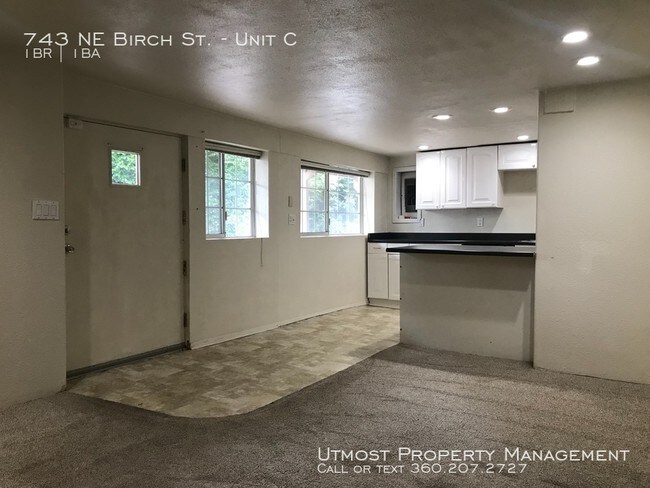 Building Photo - DOWNTOWN CAMAS - ONE BEDROOM