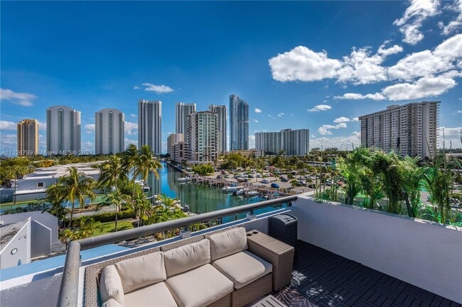 Building Photo - 408 Poinciana Island Dr