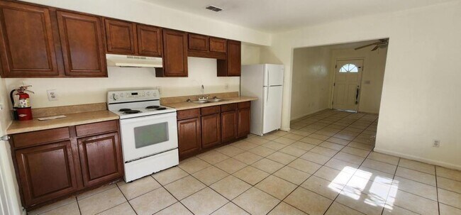 Foto del edificio - 1115 NW 6th Pl