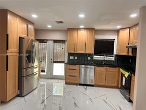 Building Photo - 3614 Everglades Rd