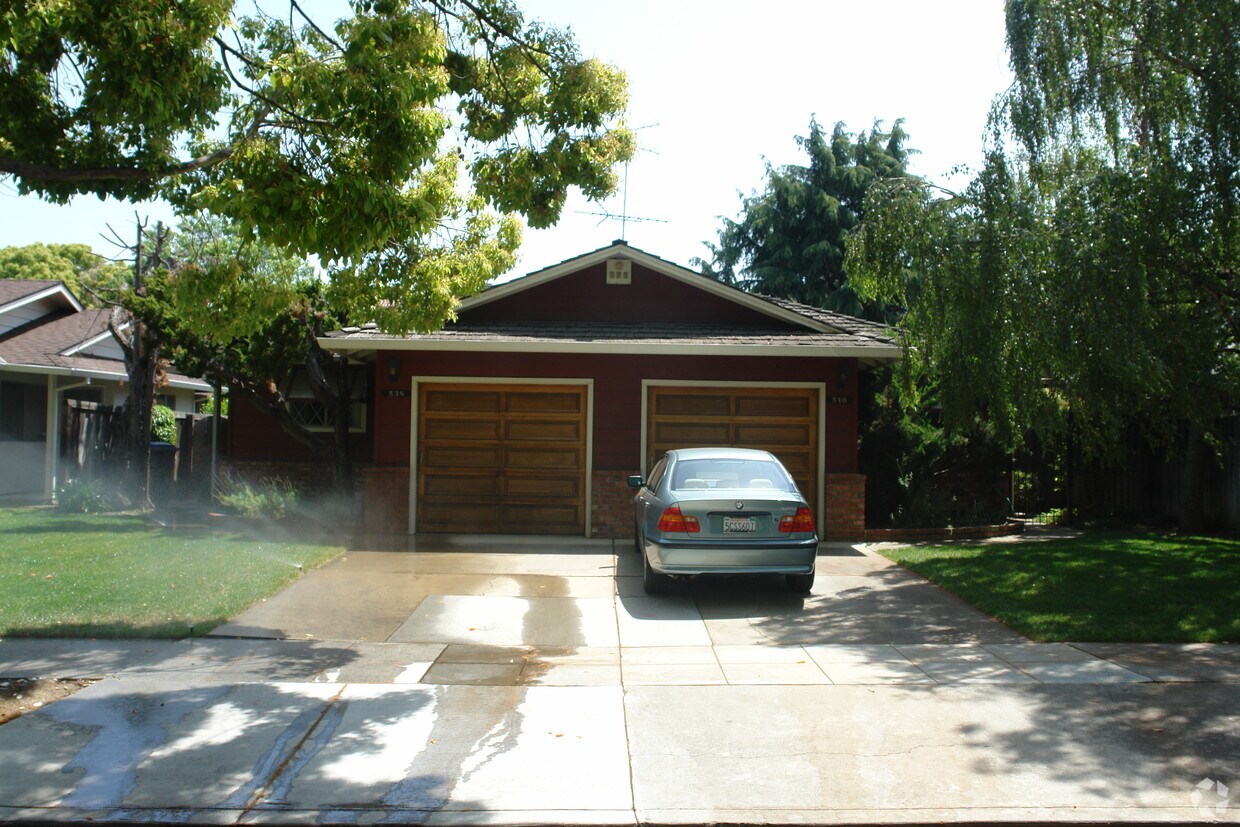 Building Photo - 538-540 Westlake Dr