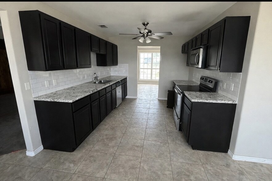 Building Photo - 1165 Key Ln