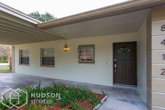 Building Photo - NOW AVAILABLE! 8412 Bedford Ln, Tampa, FL,...