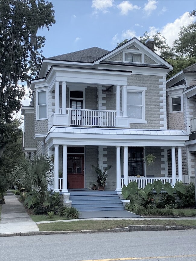 Building Photo - 1902 Barnard St