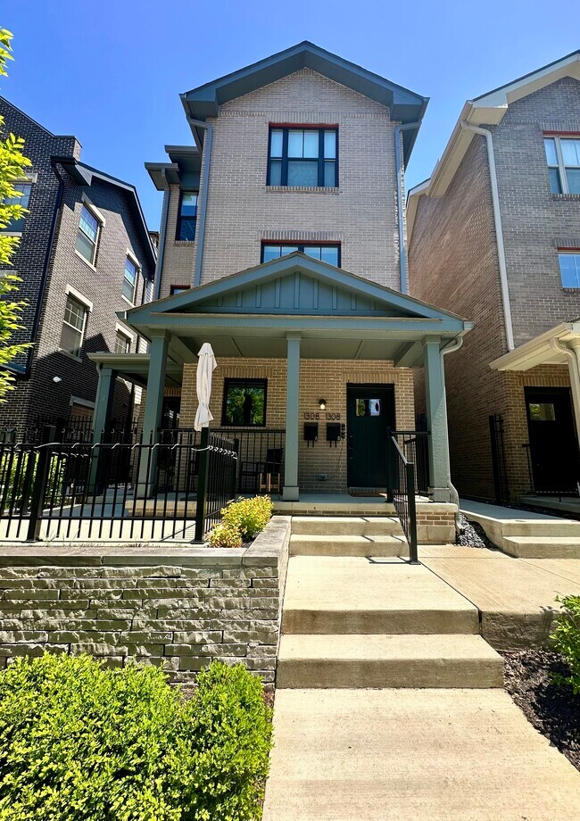 Building Photo - 1308 Forsythe Ave