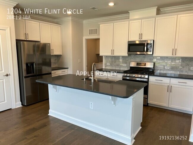 Foto del edificio - 1204 White Flint Circle - Available Now!