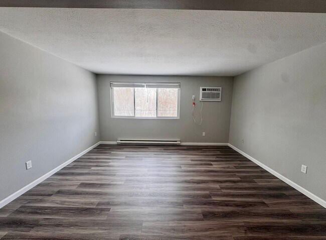 Building Photo - 9049 Zito Dr