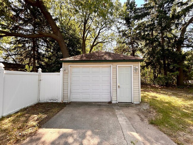 Foto del edificio - Two Bedroom Home in Muskegon