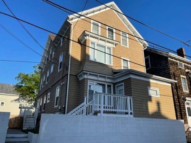 Primary Photo - 32 Lenox St
