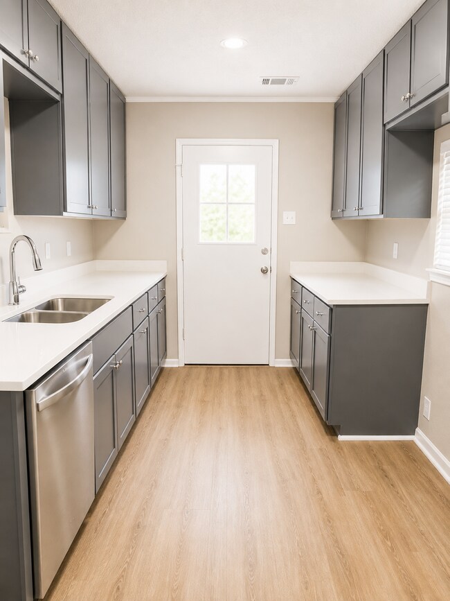 Foto del edificio - 5028 Acorn Dr