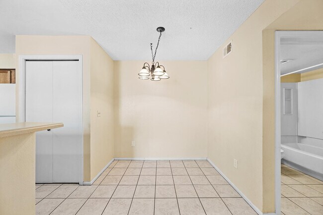 Foto del edificio - 533 W Guadalupe Rd