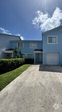 Building Photo - 77 Fairways Ln