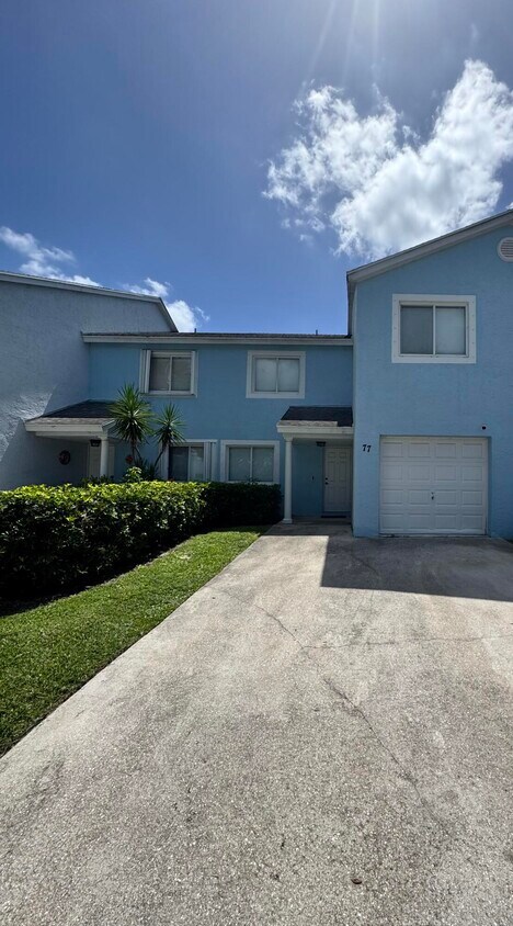 Foto principal - 77 Fairways Ln