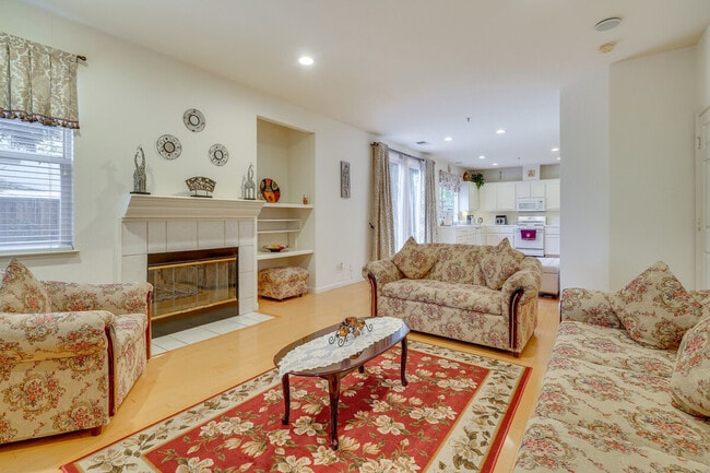 Building Photo - 27479 Green Wood Rd