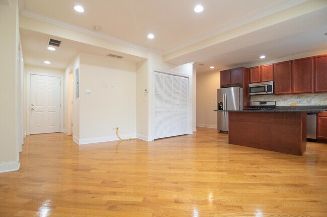 Foto del edificio - 2034 W Arthur Ave