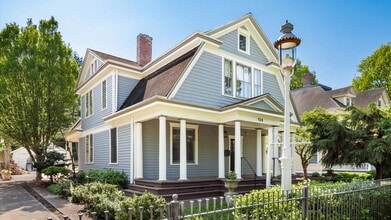 Building Photo - 124 S Pearl St