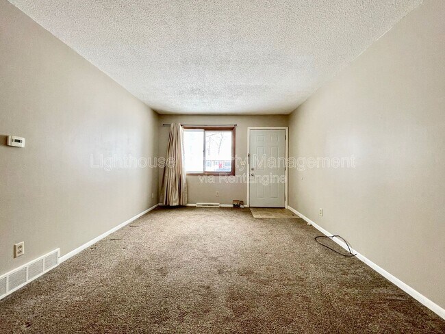 Foto del edificio - 1054 Royal Oak St SW