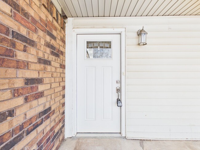 Building Photo - Beautiful in Belmar!