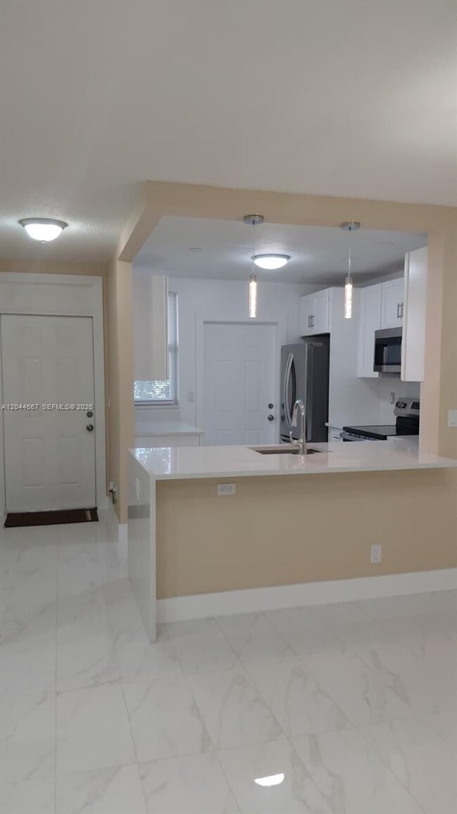 Foto del edificio - 5335 NW 10th Ct