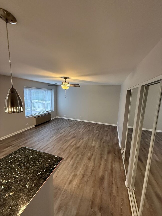 Building Photo - 744 W Gordon Terrace