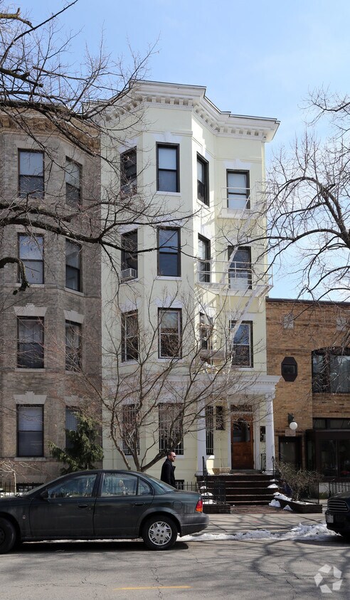 Foto principal - 1731 20th St NW