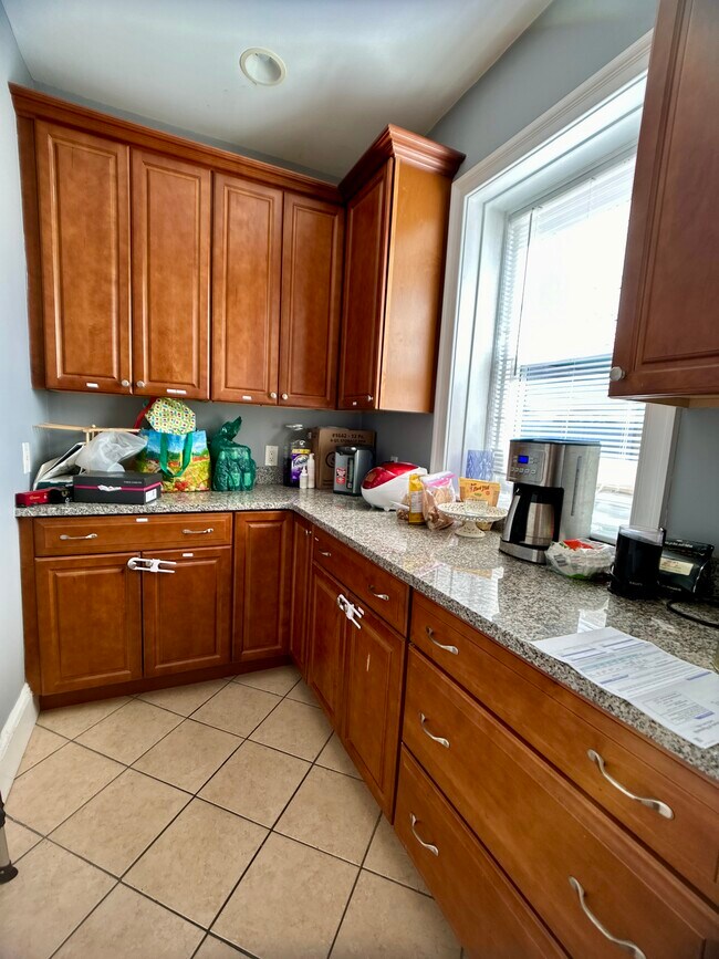 Building Photo - 480 Jamaicaway