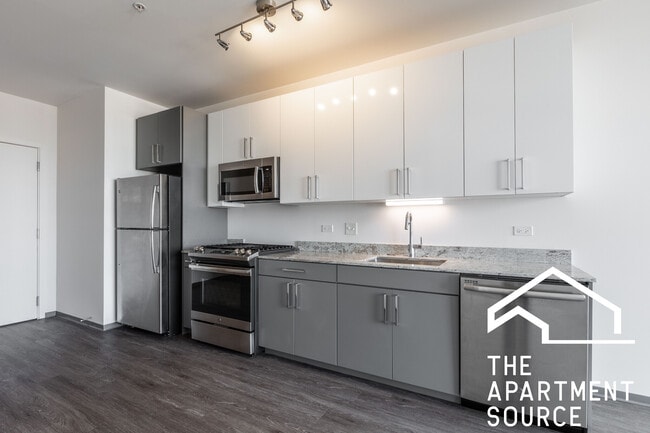 Photo - 2340 N California Ave Apartment